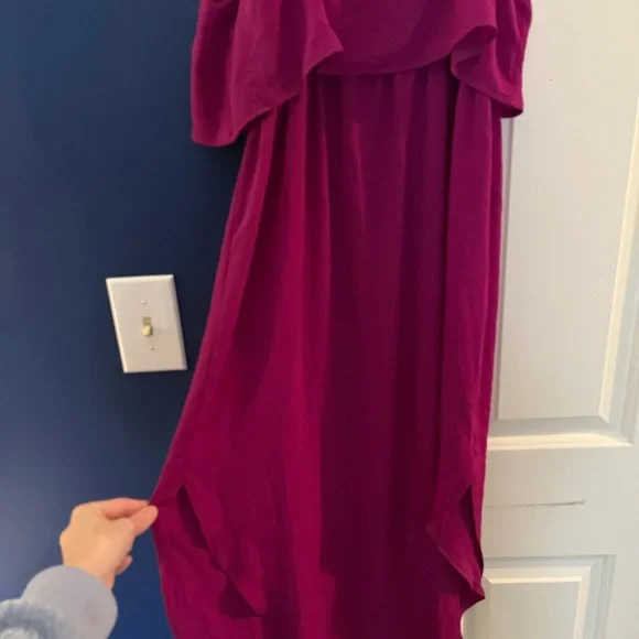 Elegant Sleeveless Fuschia Dress with Side Slit - Picture 3 of 5